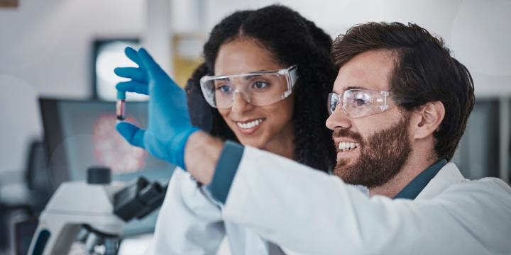 i-Stock-researchers-man-and-woman