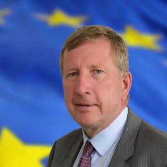 Pierre Delsaux is Director General van Hera (Health European Preparedness and Response Authority) en Deputy Director General bij de Europese Commissie (DG SANTE). 