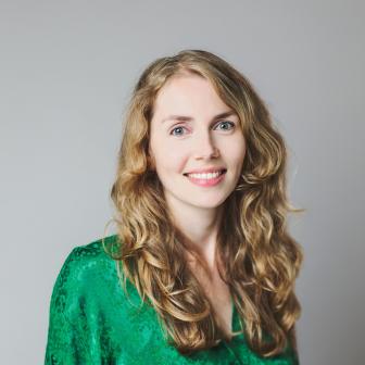 Laura-Van-Eeckhout-green-robe