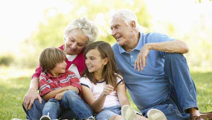 iStock-grandparents-grandchildre