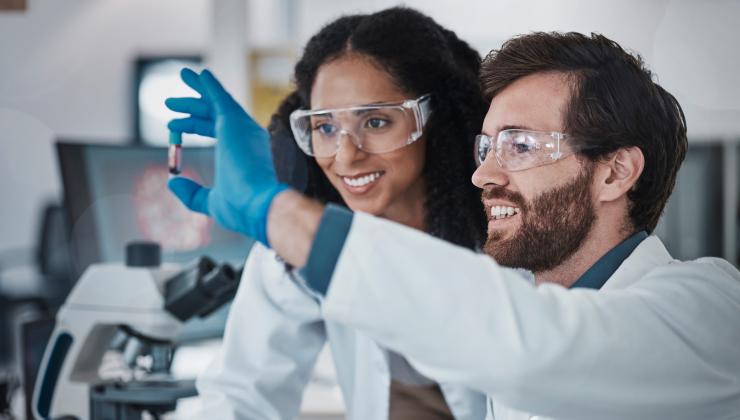i-Stock-researchers-man-and-woman
